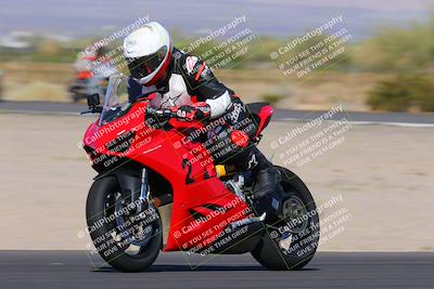 media/Oct-09-2022-SoCal Trackdays (Sun) [[95640aeeb6]]/Turn 3 (930am)/